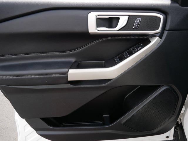 Photo of 2022 Star White Metallic Tri-Coat Ford Explorer