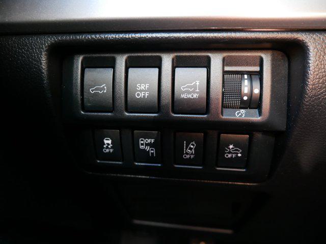 Photo of 2017 Crystal White Pearl Subaru Outback