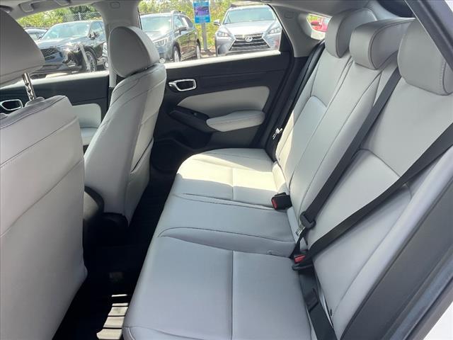 Photo of 2025 Platinum White Pearl Acura Integra