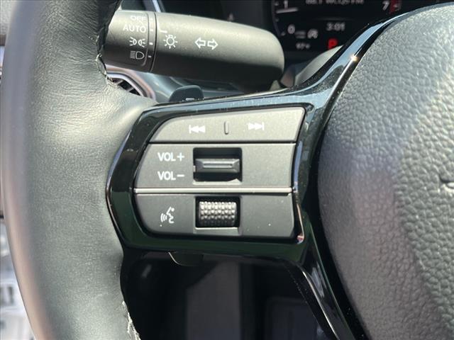 Photo of 2025 Platinum White Pearl Acura Integra