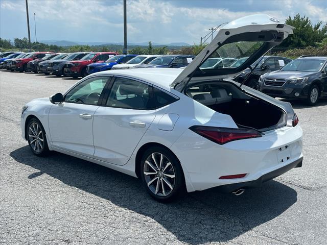 Photo of 2025 Platinum White Pearl Acura Integra