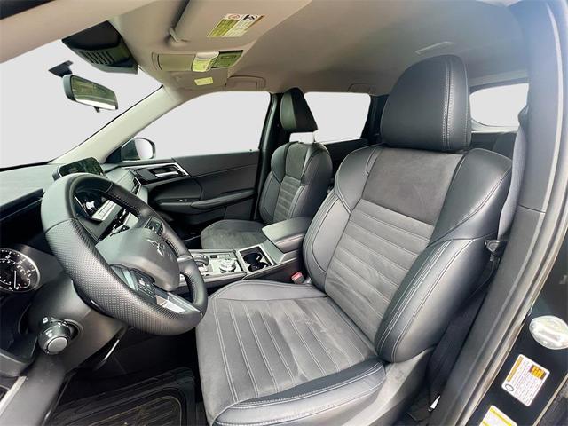 Photo of 2024 Black Diamond Mitsubishi Outlander