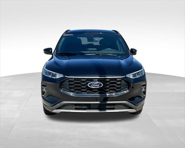Photo of 2025 Agate Black Metallic Ford Escape