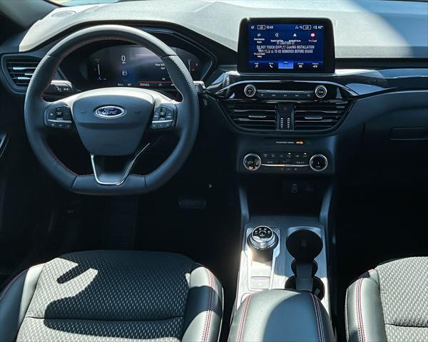 Photo of 2025 Agate Black Metallic Ford Escape