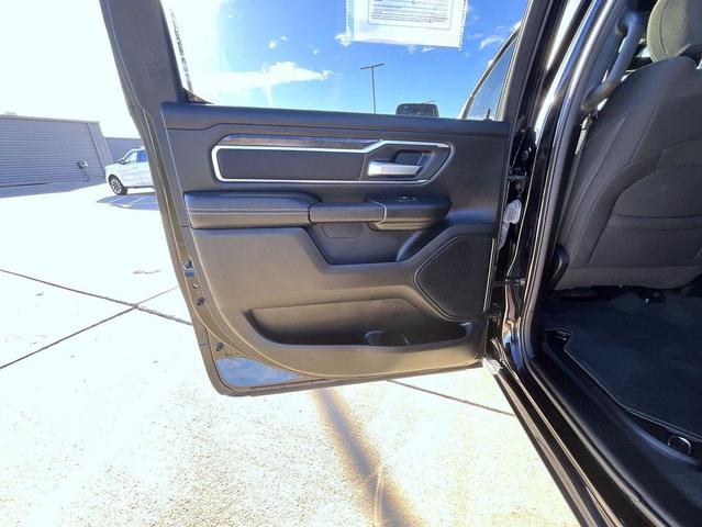 Photo of 2024 Diamond Black Crystal Pearlcoat RAM 1500