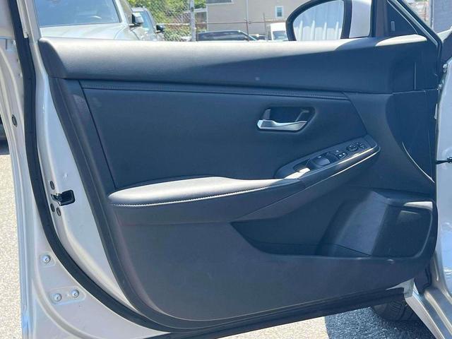 Photo of 2023 Brilliant Silver Metallic Nissan Sentra