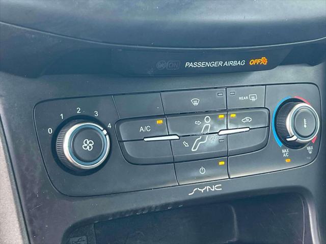 Photo of 2015 Gold Ford Focus
