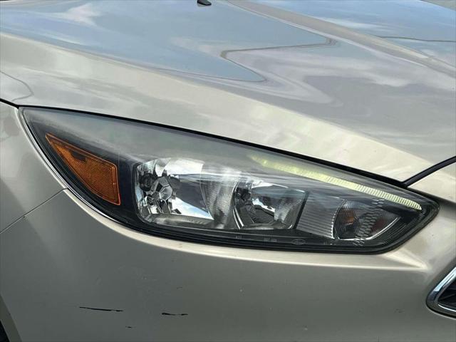 Photo of 2015 Gold Ford Focus
