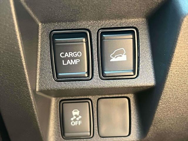 Photo of 2025 Glacier White Nissan Frontier