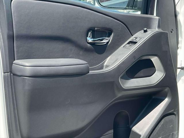 Photo of 2025 Glacier White Nissan Frontier