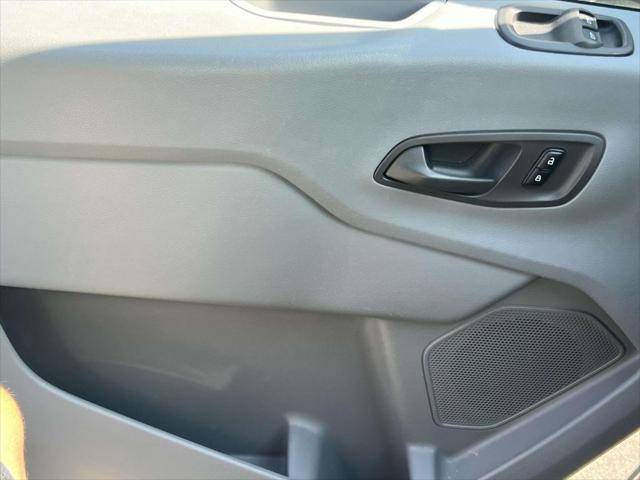 Photo of 2017 Oxford White Ford Transit-350