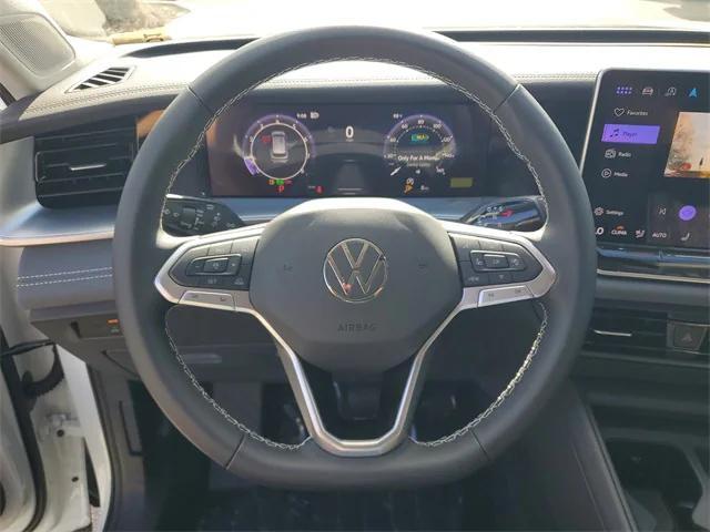 Photo of 2025 Pure White Volkswagen Tiguan