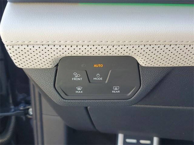 Photo of 2025 Deep Black Pearl Volkswagen Atlas Cross Sport