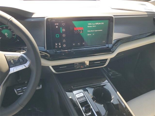 Photo of 2025 Deep Black Pearl Volkswagen Atlas Cross Sport