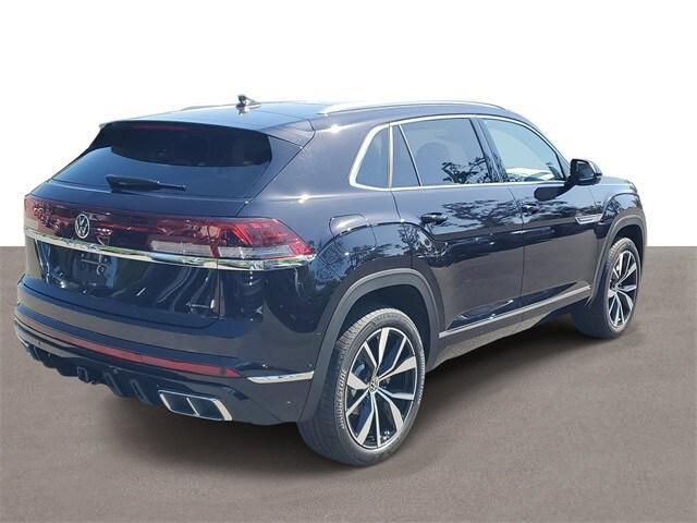 Photo of 2025 Deep Black Pearl Volkswagen Atlas Cross Sport