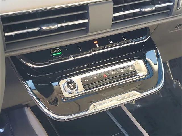 Photo of 2024 Pearl Metallic Lincoln Corsair