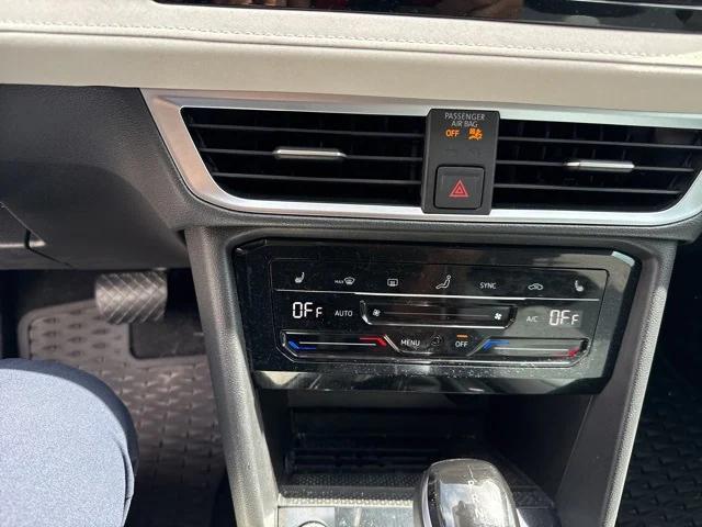 Photo of 2025 Deep Black Volkswagen Taos