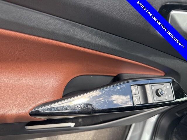 Photo of 2021 Glacier White Metallic Volkswagen ID.4
