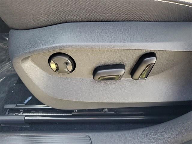 Photo of 2025 Gray Volkswagen Taos