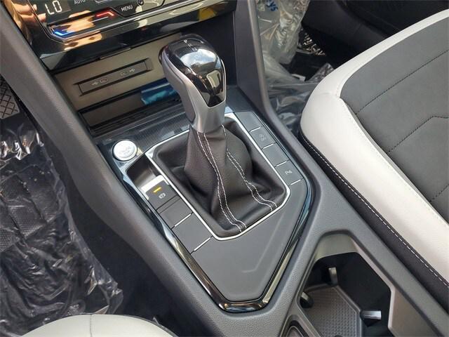 Photo of 2025 Gray Volkswagen Taos