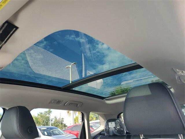 Photo of 2025 Gray Volkswagen Taos