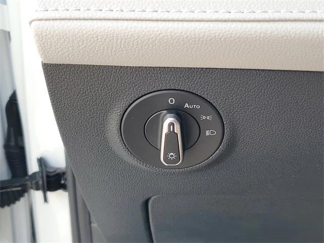 Photo of 2025 Pure White Volkswagen Taos