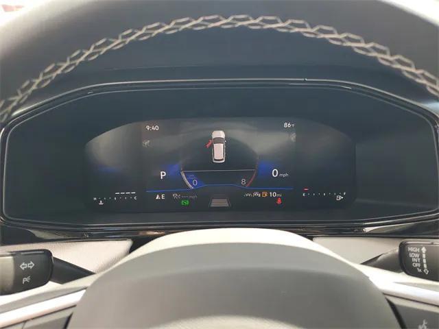 Photo of 2025 Pure White Volkswagen Taos