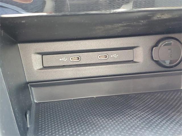 Photo of 2025 Pure White Volkswagen Taos