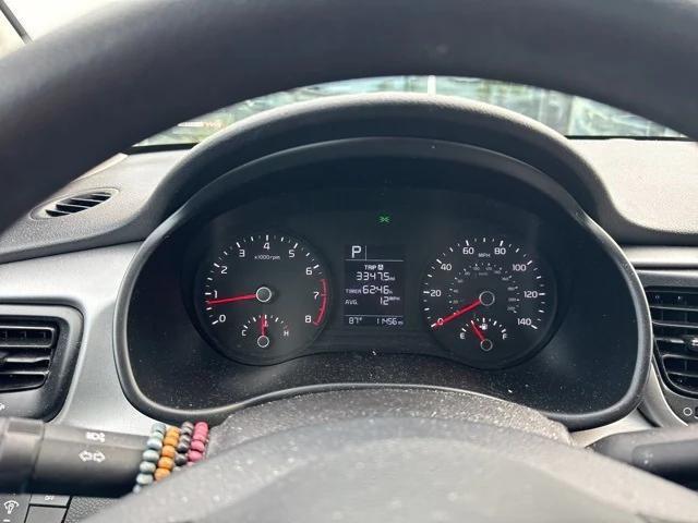 Photo of 2022 Silky Silver Kia Rio