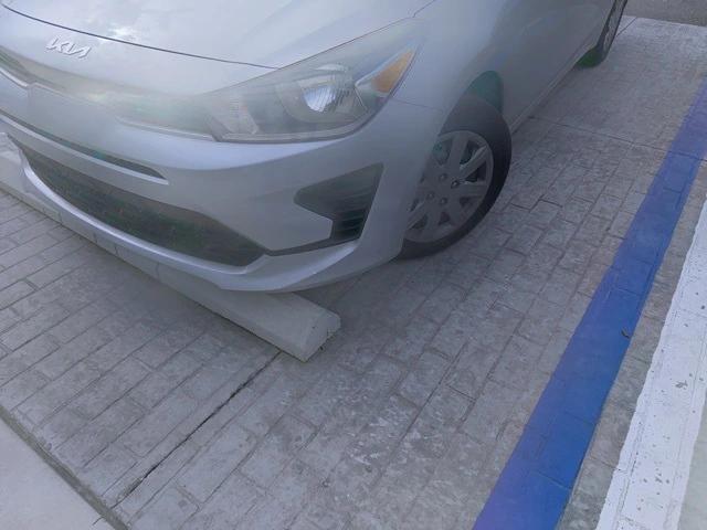 Photo of 2022 Silky Silver Kia Rio