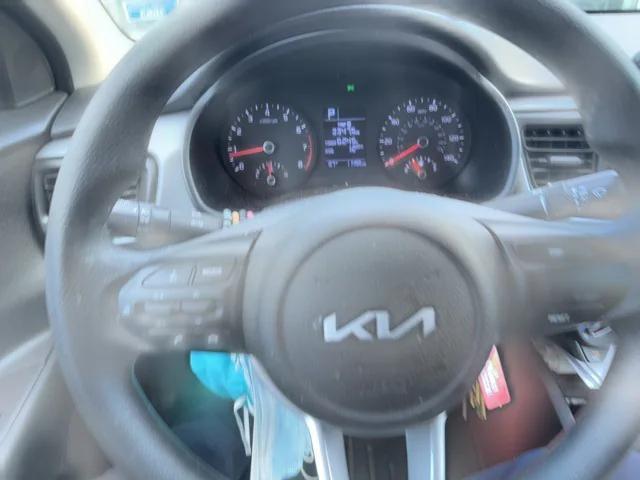 Photo of 2022 Silky Silver Kia Rio