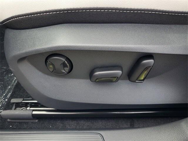 Photo of 2025 Gray Volkswagen Taos