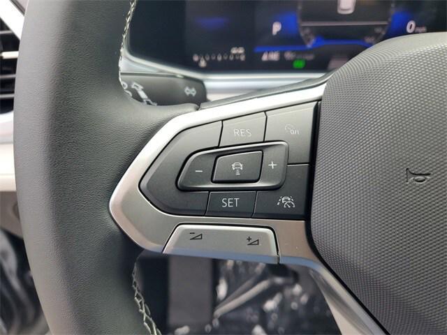 Photo of 2025 Gray Volkswagen Taos