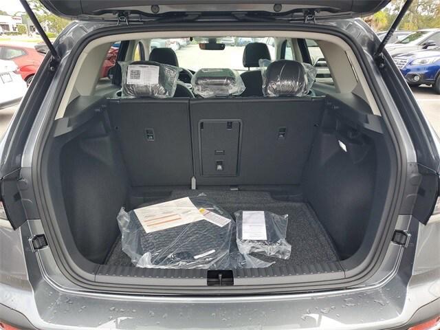 Photo of 2025 Gray Volkswagen Taos