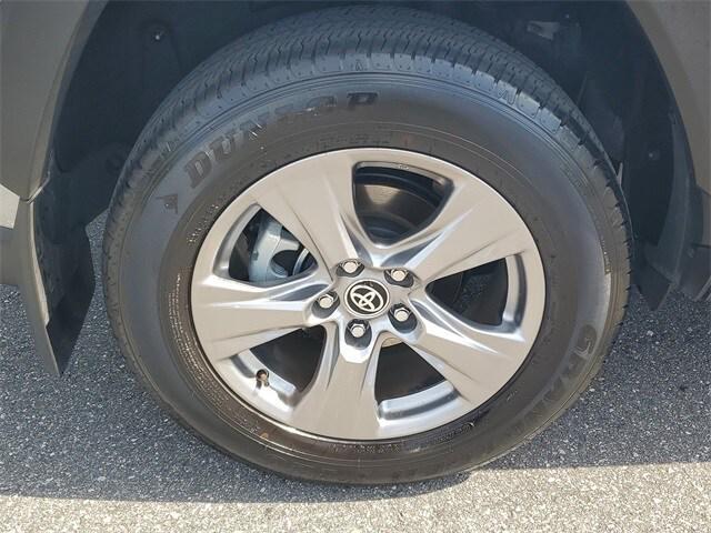 Photo of 2024 Silver Sky Metallic Toyota RAV4 Hybrid
