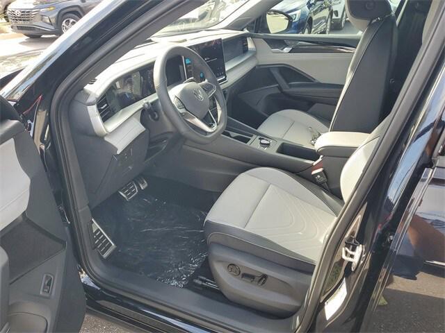 Photo of 2025 Deep Black Pearl Volkswagen Tiguan