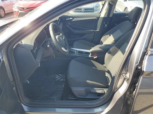 Photo of 2025 Platinum Gray Volkswagen Jetta