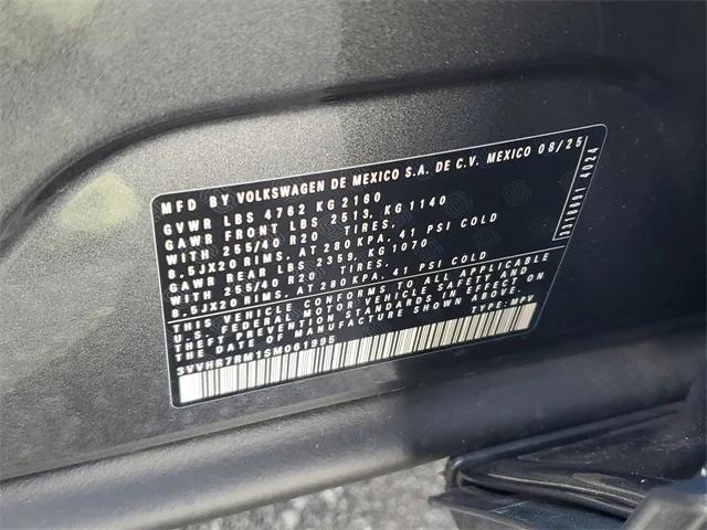 Photo of 2025 Platinum Gray Volkswagen Tiguan