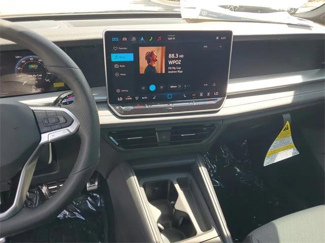 Photo of 2025 Platinum Gray Volkswagen Tiguan