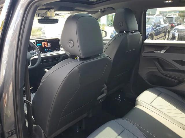 Photo of 2025 Platinum Gray Volkswagen Tiguan