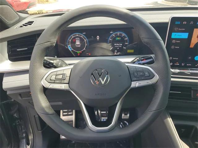 Photo of 2025 Platinum Gray Volkswagen Tiguan