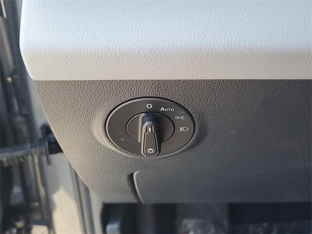 Photo of 2022 Platinum Gray Metallic Volkswagen Taos