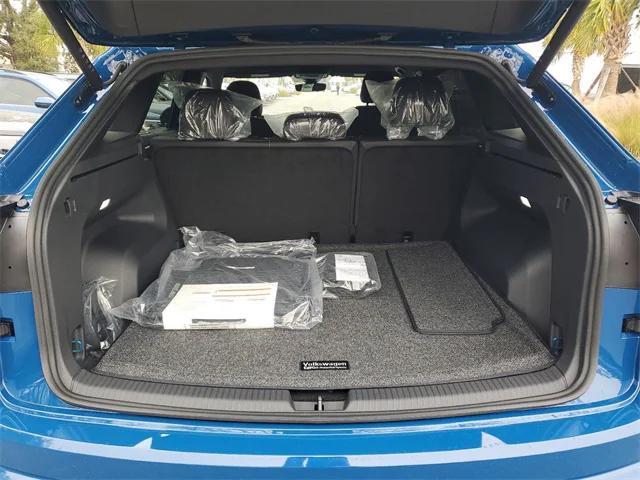 Photo of 2025 Blue Volkswagen Atlas Cross Sport