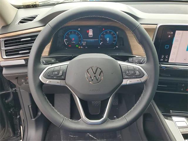 Photo of 2025 Deep Black Pearl Volkswagen Atlas
