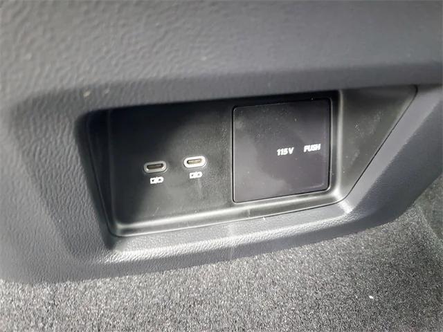 Photo of 2025 Deep Black Pearl Volkswagen Atlas