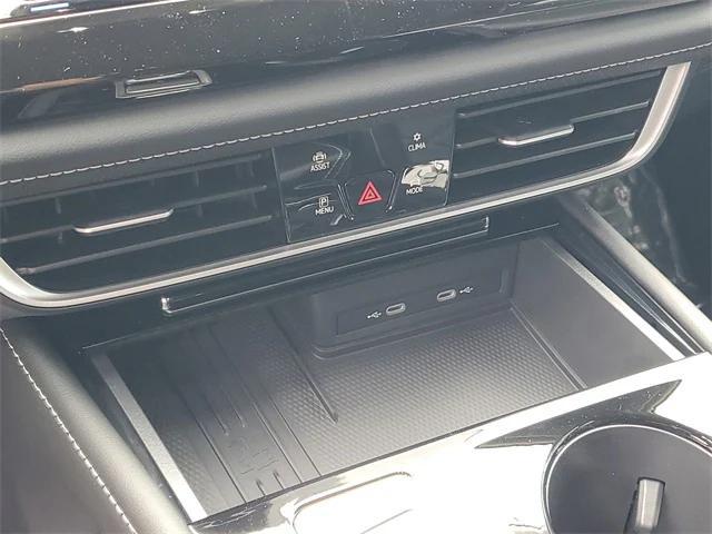 Photo of 2025 Deep Black Pearl Volkswagen Atlas