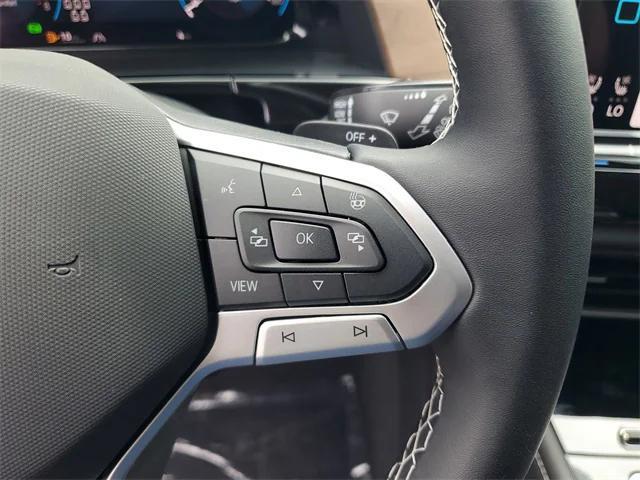 Photo of 2025 Deep Black Pearl Volkswagen Atlas