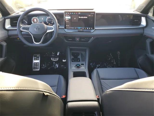 Photo of 2025 Platinum Gray Volkswagen Tiguan