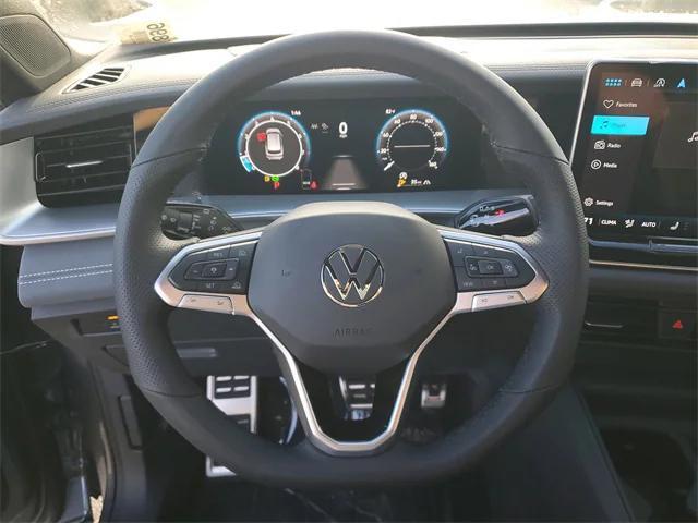 Photo of 2025 Platinum Gray Volkswagen Tiguan
