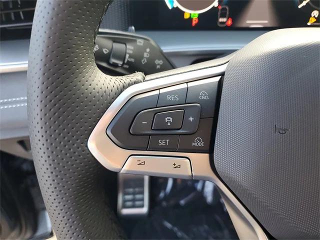 Photo of 2025 Platinum Gray Volkswagen Tiguan